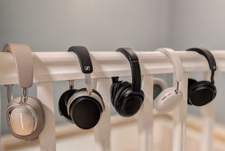 GRUPPETEST: Fem trådløse hodetelefoner i Premium-segmentet